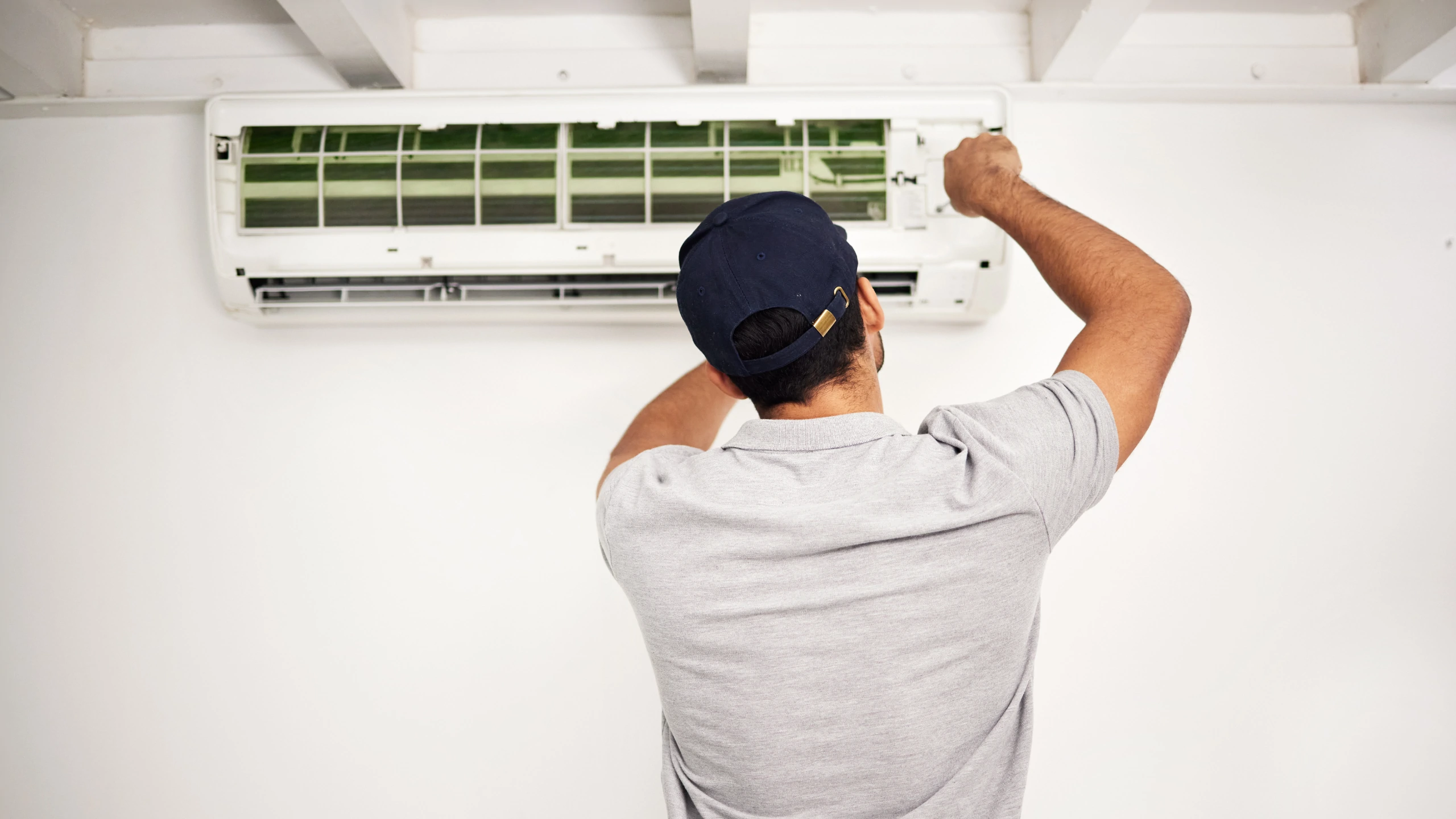 Hire an Expert HVAC Technician and Avoid These 5 Costly Mistakes!